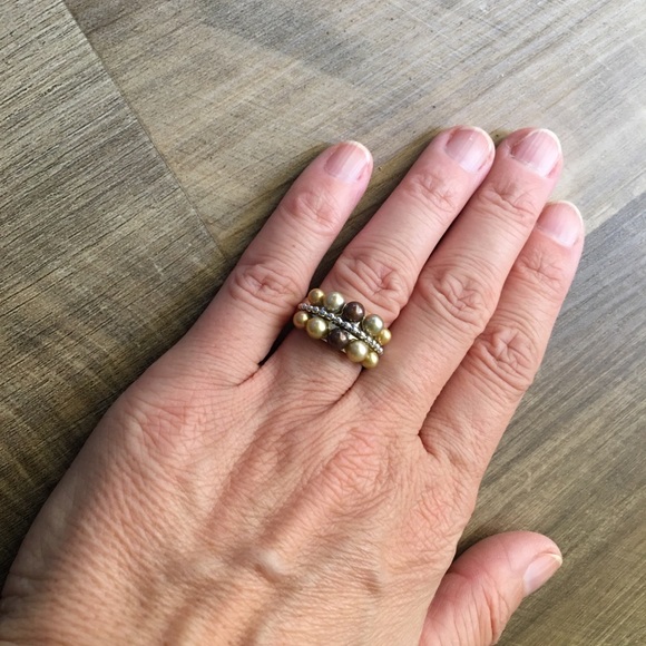 .925 Sterling Silver and Fresh Water Pearls Ring - Picture 2 of 8